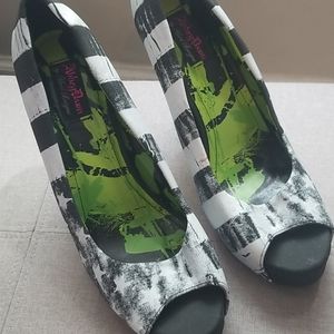 Black and white patriotic peep toe pumps